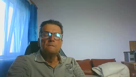 ulmeni4 online show from 10-19-25, 08:59