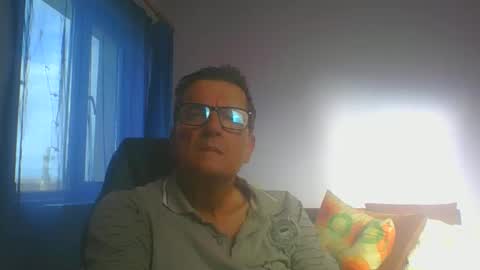 ulmeni4 online show from 10-25-25, 12:13