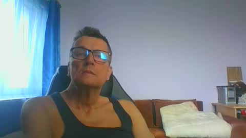 ulmeni4 online show from 11-14-25, 08:57