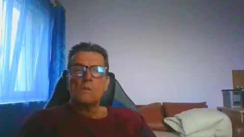 Snapshot of ulmeni7 chatting on 10-18-25, 02:51 ulmeni7 online show from 10-18-25, 02:51