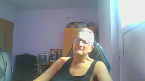 Snapshot of ulmeni7 chatting on 11-01-25, 11:45 ulmeni7 online show from 11-01-25, 11:45