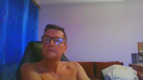 Snapshot of ulmeni7 chatting on 11-22-25, 05:50 ulmeni7 online show from 11-22-25, 05:50
