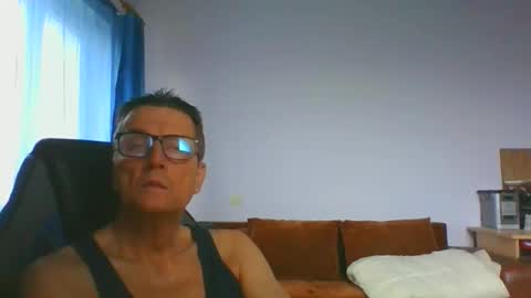Snapshot of ulmeni7 chatting on 11-26-25, 07:31 ulmeni7 online show from 11-26-25, 07:31