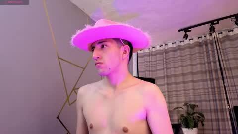 Snapshot of un_sluttyy chatting on 11-05-25, 11:43 un_sluttyy online show from 11-05-25, 11:43