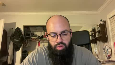 Snapshot of uncutbeard129840 chatting on 11-13-25, 01:48 uncutbeard129840 online show from 11-13-25, 01:48