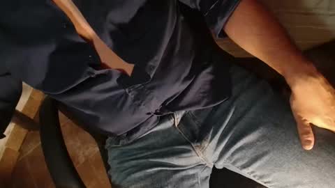 Snapshot of under_thedesk chatting on 10-07-25, 05:32 Giov online show from 10-07-25, 05:32