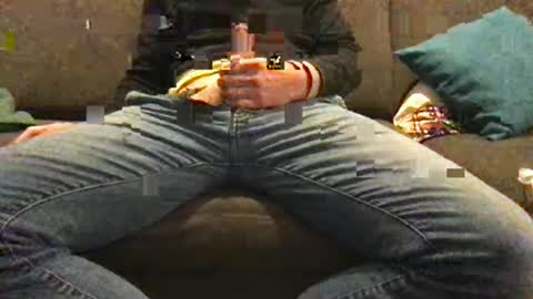 Snapshot of underscorex chatting on 10-22-25, 12:44 underscorex online show from 10-22-25, 12:44