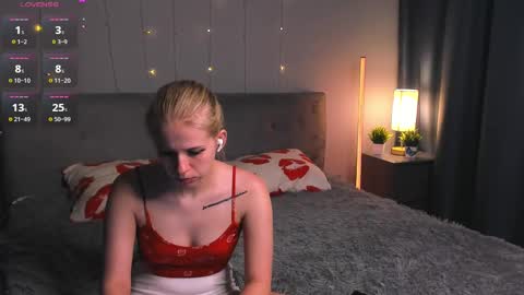 Snapshot of unforgettable_emotions chatting on 02-26-25, 12:05 Im online every day 1700 GMT-4 online show from 02-26-25, 12:05