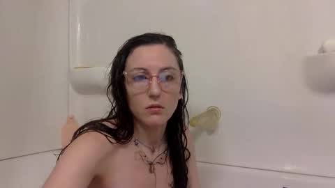 Lola Moonstone online show from 01-11-26, 04:12