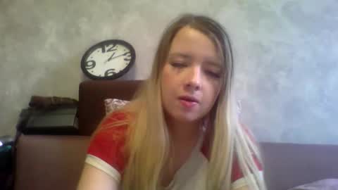 Snapshot of universeemily chatting on 10-03-25, 08:22 UniverseEmily online show from 10-03-25, 08:22