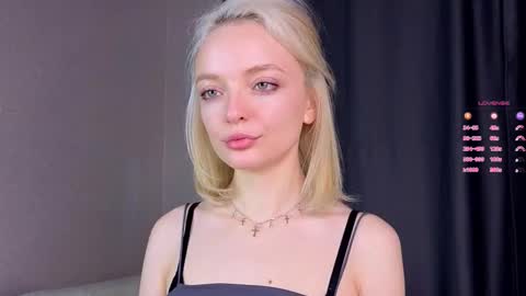 Snapshot of unknownstatus chatting on 10-11-25, 03:17 ShizukaShizuSHIZ online show from 10-11-25, 03:17