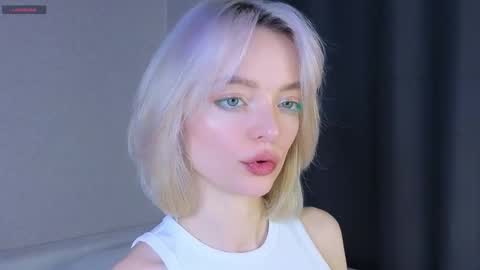 Snapshot of unknownstatus chatting on 11-10-25, 05:39 ShizukaShizuSHIZ online show from 11-10-25, 05:39