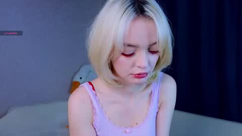 Snapshot of unknownstatus chatting on 11-20-25, 03:18 ShizukaShizuSHIZ online show from 11-20-25, 03:18