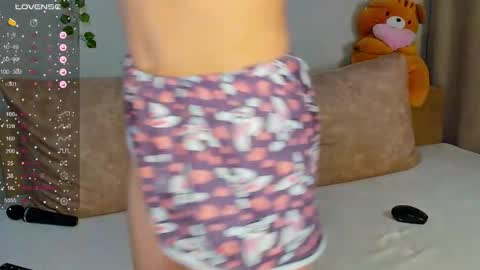 Snapshot of unrealsexy chatting on 10-04-25, 06:39 Sofie Ross online show from 10-04-25, 06:39