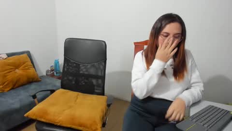 Snapshot of until_wet chatting on 02-15-25, 12:48 Kary and jhoa online show from 02-15-25, 12:48