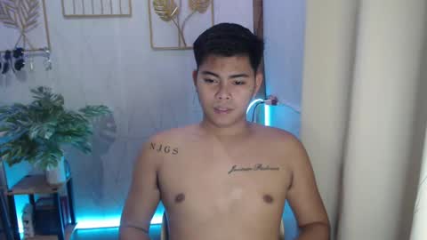 Snapshot of ur_asian_babe143 chatting on 12-06-24, 01:11 Jm online show from 12-06-24, 01:11