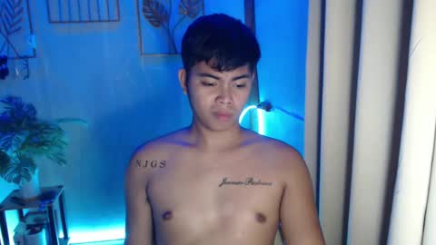 Snapshot of ur_asian_babe143 chatting on 12-14-24, 06:20 Jm online show from 12-14-24, 06:20