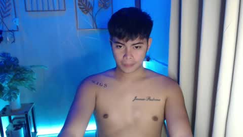 Snapshot of ur_asian_babe143 chatting on 12-15-24, 03:20 Jm online show from 12-15-24, 03:20
