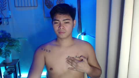 Snapshot of ur_asian_babe143 chatting on 12-16-24, 02:27 Jm online show from 12-16-24, 02:27
