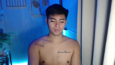 Snapshot of ur_asian_babe143 chatting on 12-19-24, 02:24 Jm online show from 12-19-24, 02:24