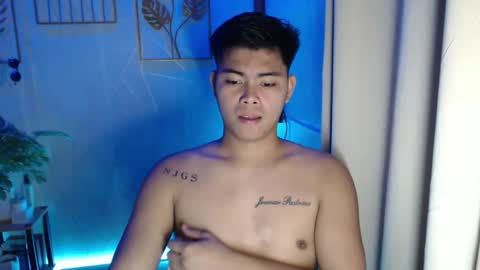 Snapshot of ur_asian_babe143 chatting on 12-25-24, 01:19 Jm online show from 12-25-24, 01:19
