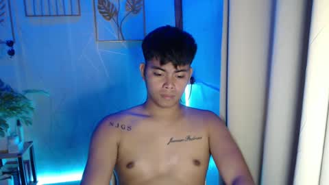 Snapshot of ur_asian_babe143 chatting on 12-25-24, 04:22 Jm online show from 12-25-24, 04:22