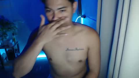 Snapshot of ur_asian_babe143 chatting on 01-05-25, 01:26 Jm online show from 01-05-25, 01:26