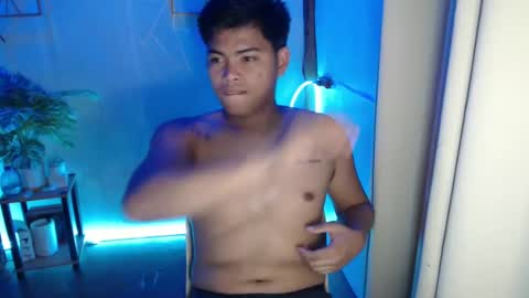 Snapshot of ur_asian_babe143 chatting on 01-18-25, 02:33 Jm online show from 01-18-25, 02:33
