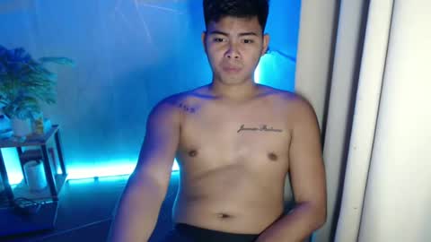 Snapshot of ur_asian_babe143 chatting on 02-11-25, 02:13 Jm online show from 02-11-25, 02:13