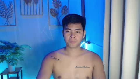 Snapshot of ur_asian_babe143 chatting on 02-24-25, 03:31 Jm online show from 02-24-25, 03:31