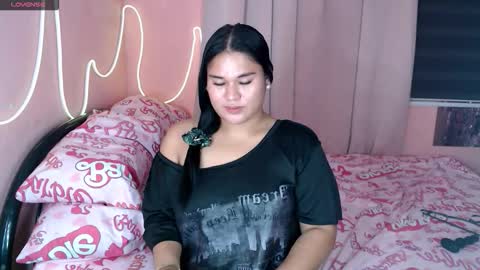 Snapshot of ur_baby_rebbecca chatting on 01-17-26, 12:32 SINGLE online show from 01-17-26, 12:32