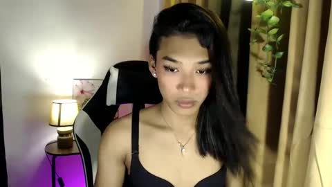 ur_dazzlingmorenaxx online show from 10-03-25, 04:31