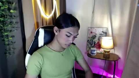 ur_dazzlingmorenaxx online show from 11-11-25, 06:02