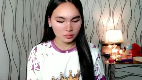 QUEENSY online show from 10-21-25, 03:35