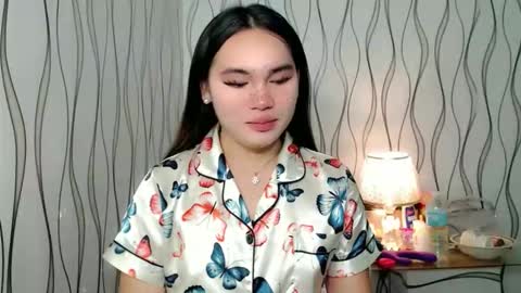 QUEENSY online show from 12-05-25, 01:25