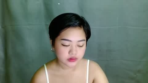 Snapshot of ur_prettyzey18 chatting on 01-06-26, 02:48 zey online show from 01-06-26, 02:48