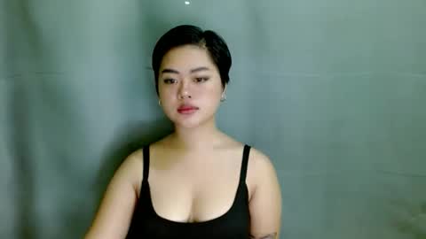 Snapshot of ur_prettyzey18 chatting on 01-08-26, 03:42 zey online show from 01-08-26, 03:42