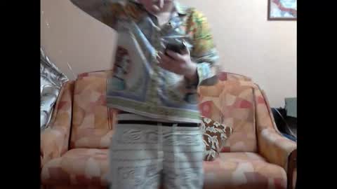 Snapshot of uraganbate chatting on 02-16-26, 06:15 Alex online show from 02-16-26, 06:15