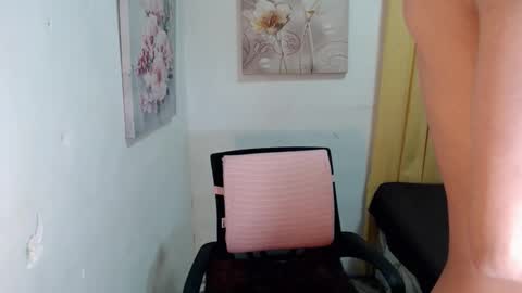 Snapshot of urasian_john20 chatting on 10-29-25, 08:43 urasian_john20 online show from 10-29-25, 08:43