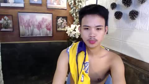 Snapshot of urasiancumboix2 chatting on 10-10-25, 04:39 urasiancumboix2 online show from 10-10-25, 04:39