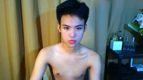 Snapshot of urasiancumboix2 chatting on 10-22-25, 11:37 urasiancumboix2 online show from 10-22-25, 11:37