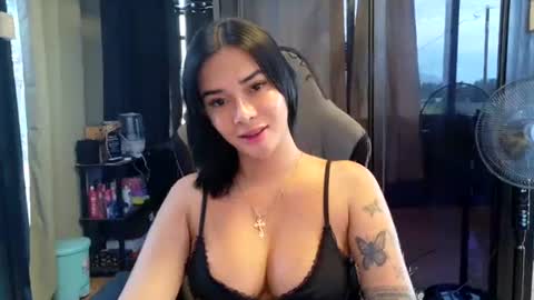Snapshot of urasiandreamgirlxxx chatting on 11-13-25, 06:45 jess online show from 11-13-25, 06:45