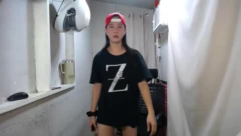 Snapshot of urasiantserika chatting on 11-13-25, 09:41 Erika online show from 11-13-25, 09:41