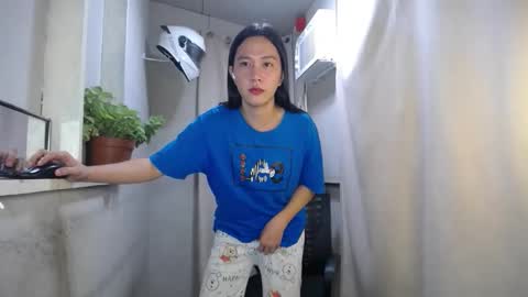 Snapshot of urasiantserika chatting on 02-14-26, 05:43 Erika online show from 02-14-26, 05:43