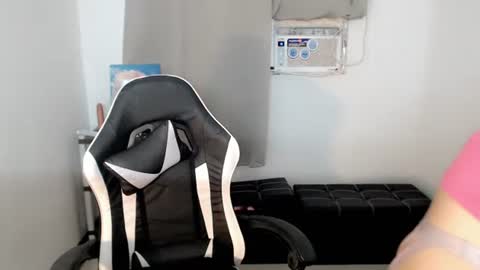 Kat online show from 09-28-25, 06:52