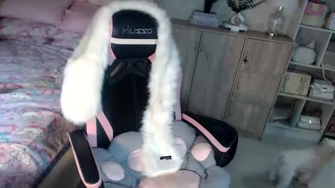 MONICA DEMONYETA online show from 12-18-24, 01:26