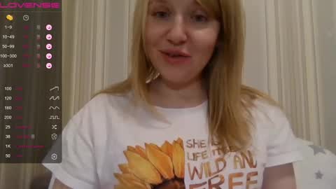 Snapshot of urbadkitty chatting on 12-13-24, 04:27 urbadkitty online show from 12-13-24, 04:27