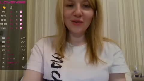 Snapshot of urbadkitty chatting on 01-25-25, 11:55 urbadkitty online show from 01-25-25, 11:55