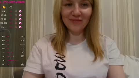 Snapshot of urbadkitty chatting on 01-25-25, 03:20 urbadkitty online show from 01-25-25, 03:20