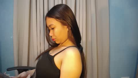 Snapshot of urbbgurl_lynxx chatting on 10-20-25, 08:48 Urbbgurl lynxx online show from 10-20-25, 08:48